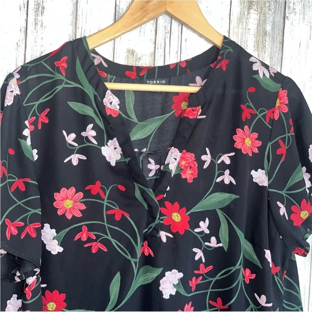 Torrid Georgette Floral Split Neck Blouse - Picture 5 of 6